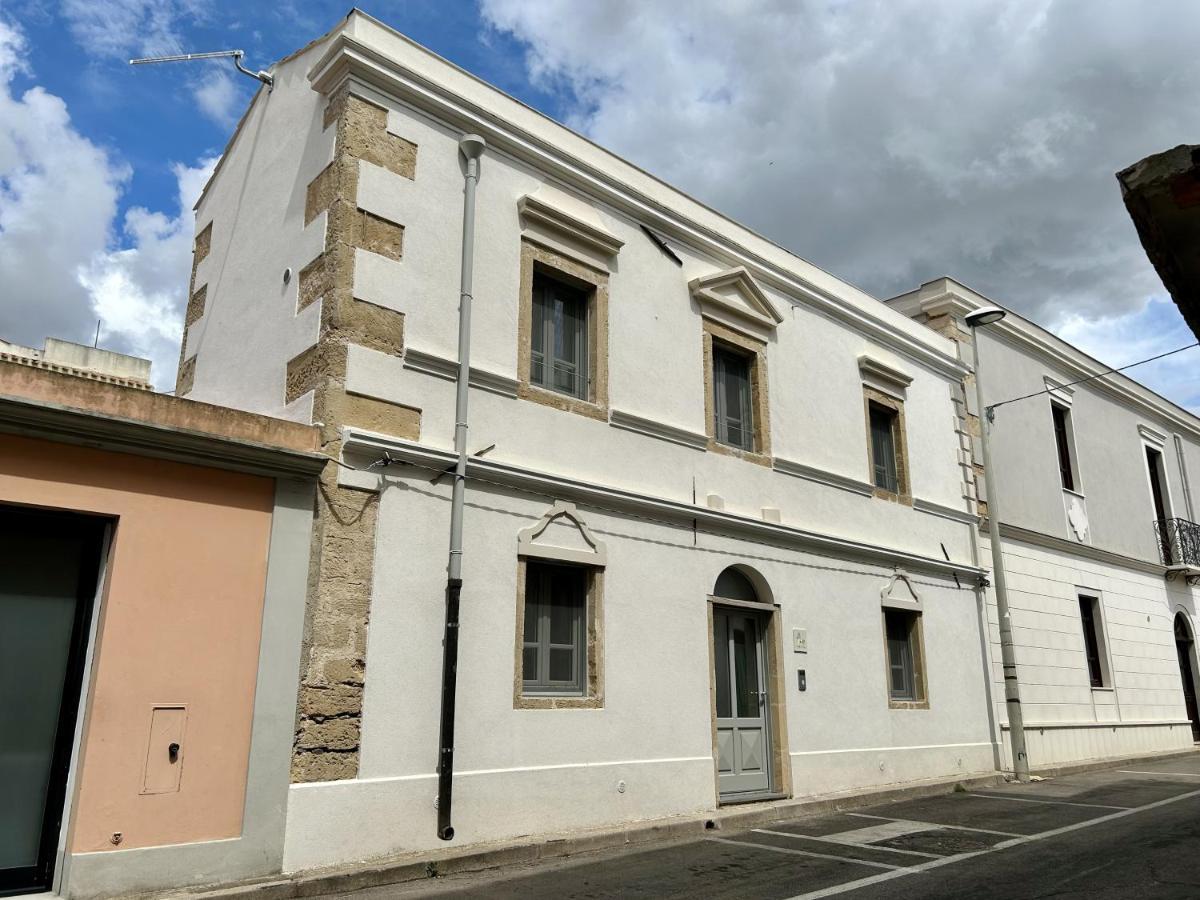 Palazzo Ma.Ri.Lu. Ξενοδοχείο Càbras Εξωτερικό φωτογραφία
